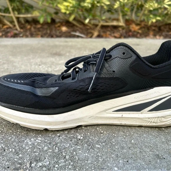 Altra Black and Gray Men's Sneakers - Picture 4 of 5